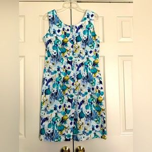 Flowered sleeveless dress size 10